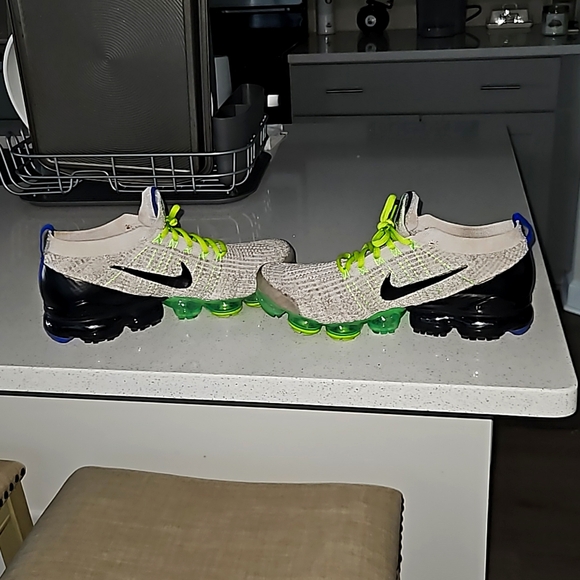Nike Air Vapormax Flyknit 2 mens size 10.5 main image 7